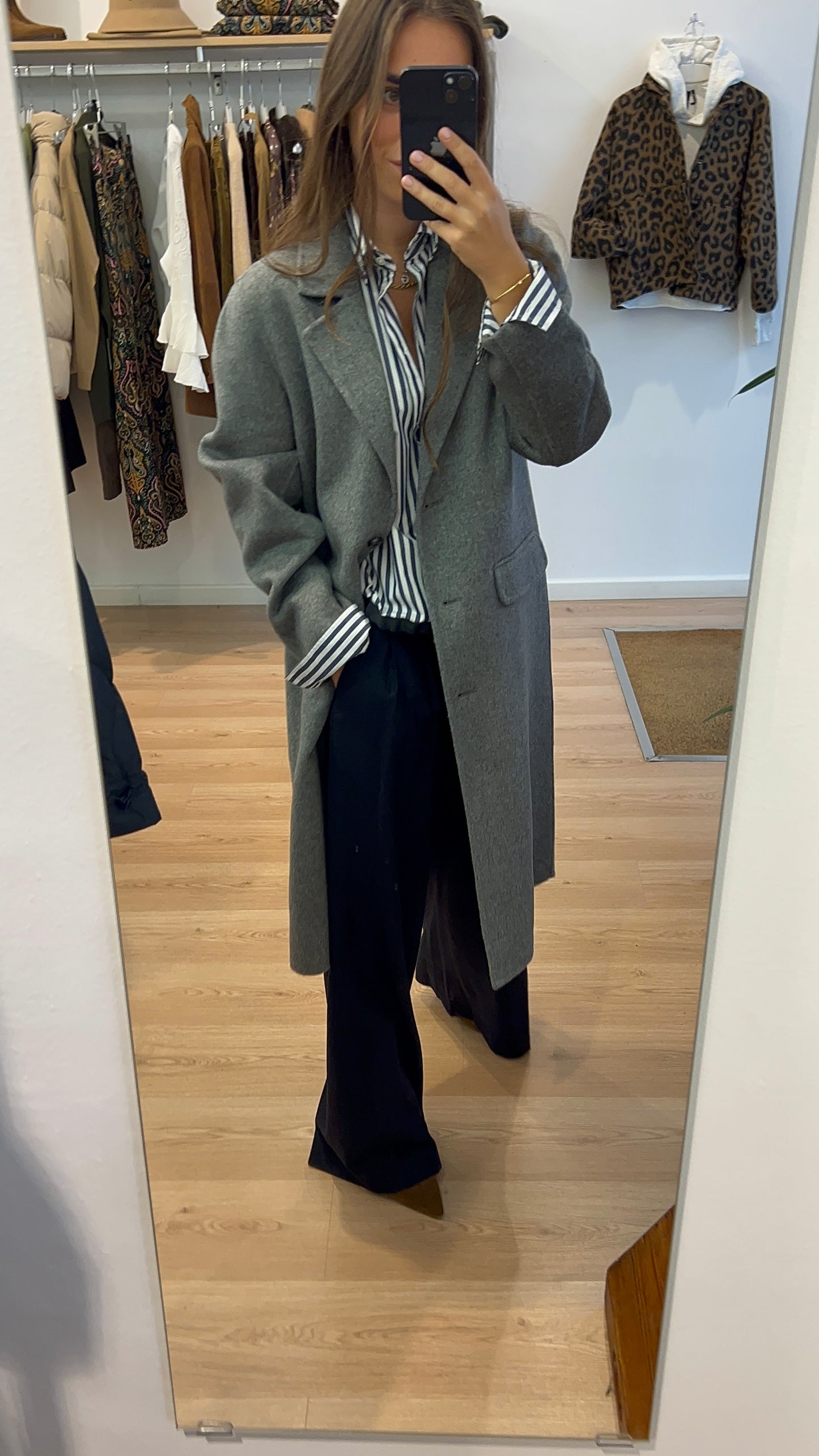 Pantalón azul marino e Diega