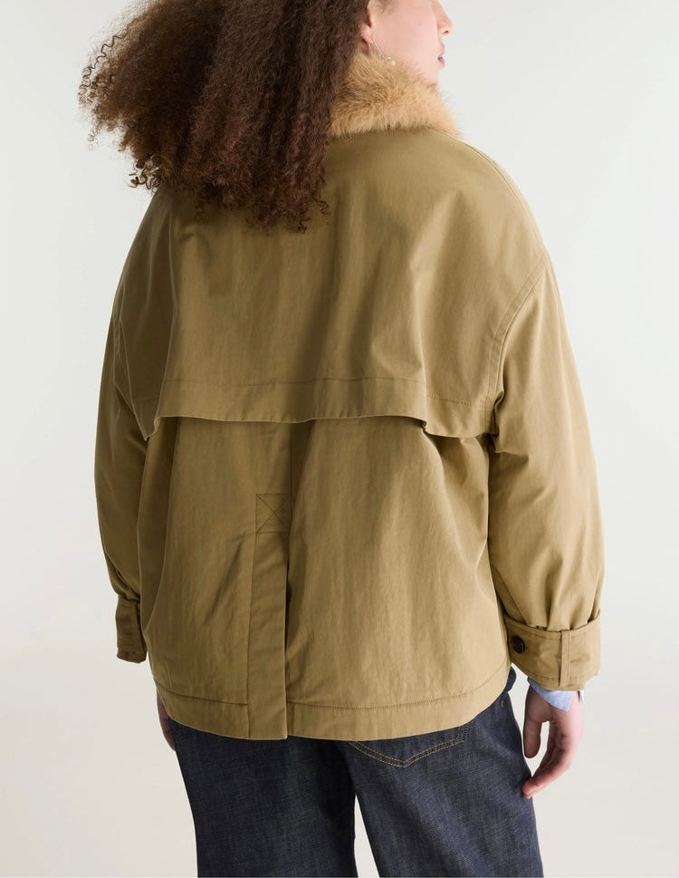 Chaqueta estilo gabardina