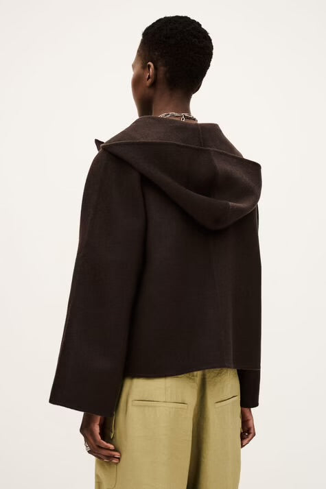 Chaqueta con capucha