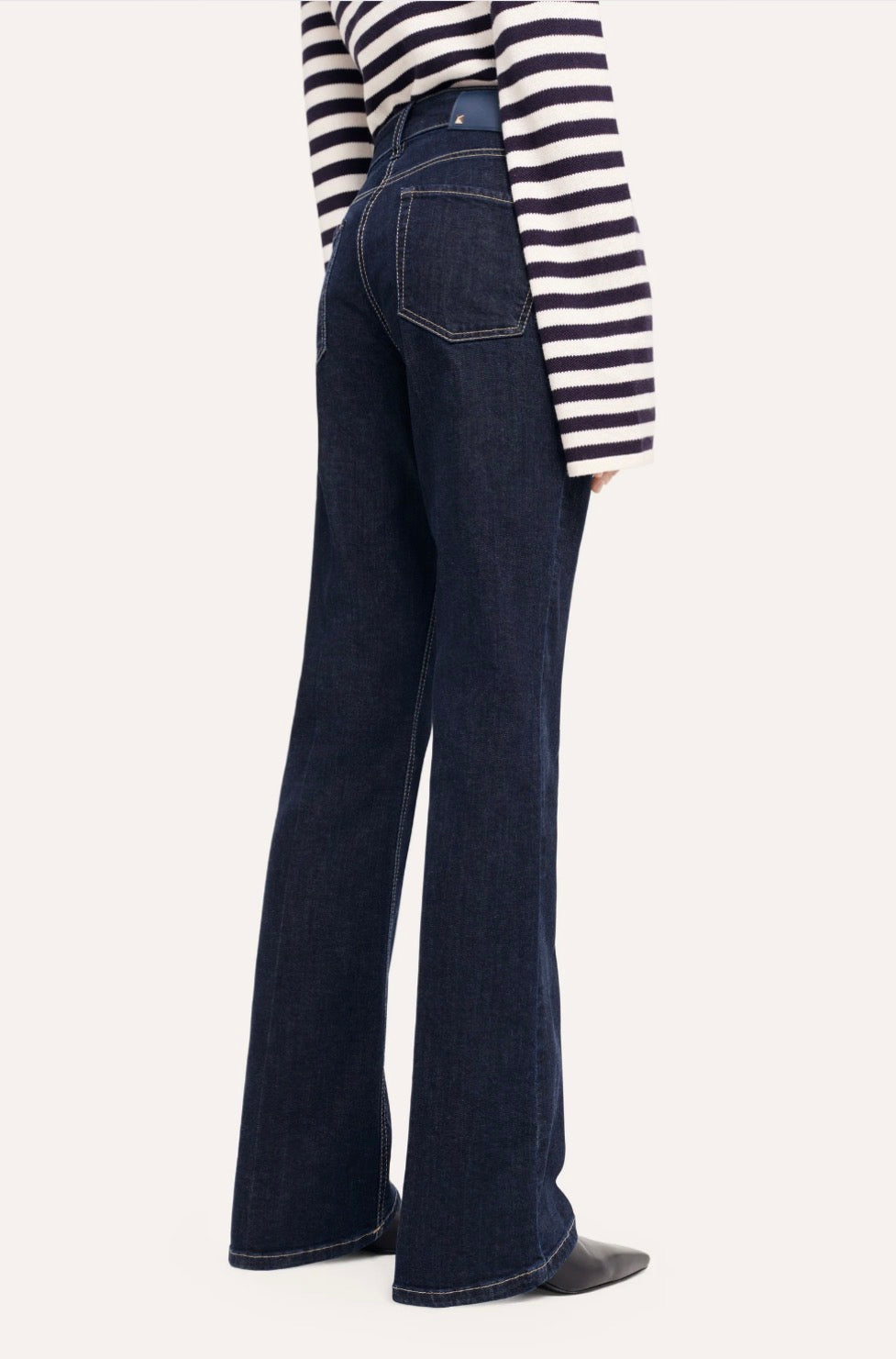 Pantalón acampanado cambio