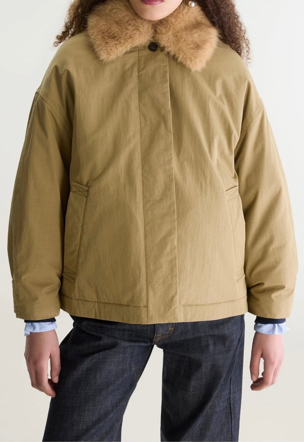Chaqueta estilo gabardina