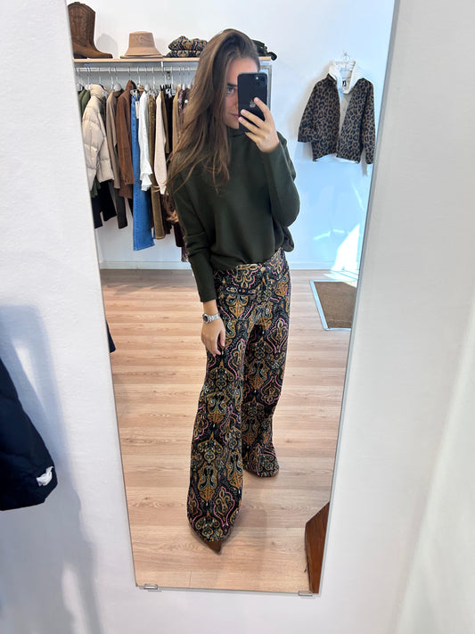 Pantalón acampanado